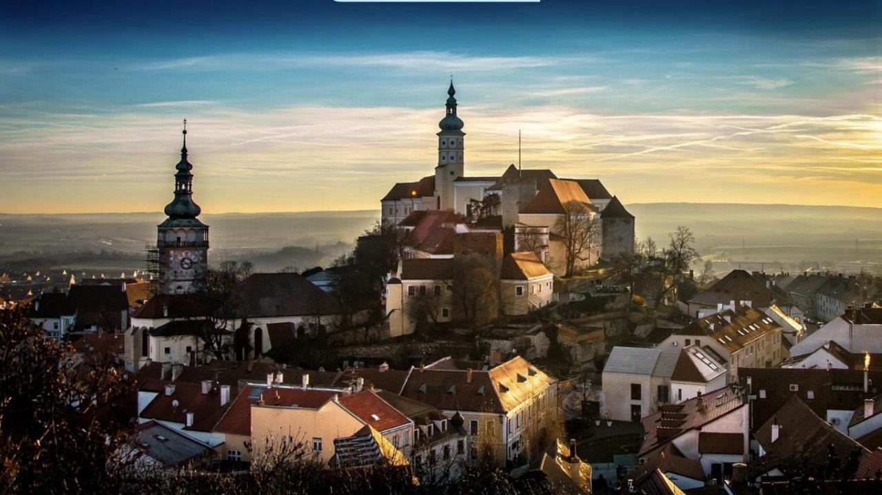 Guesthouse Mikulas Mikulov - Free Parking In The City Center מראה חיצוני תמונה