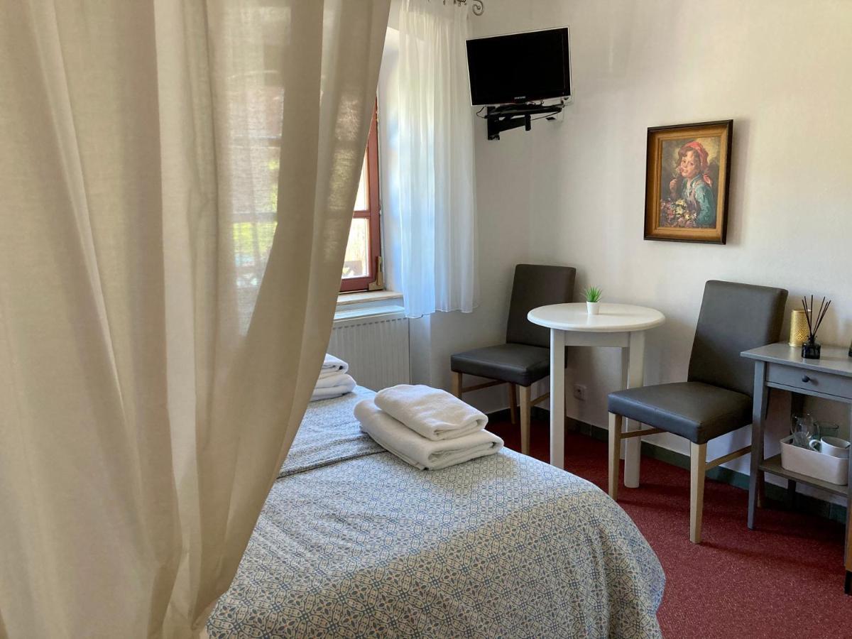 Guesthouse Mikulas Mikulov - Free Parking In The City Center מראה חיצוני תמונה