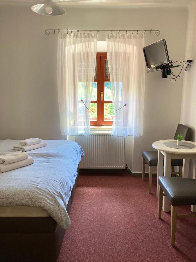 Guesthouse Mikulas Mikulov - Free Parking In The City Center מראה חיצוני תמונה