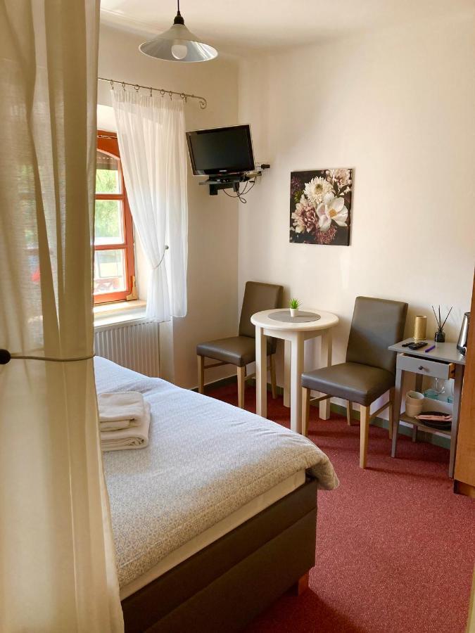 Guesthouse Mikulas Mikulov - Free Parking In The City Center מראה חיצוני תמונה