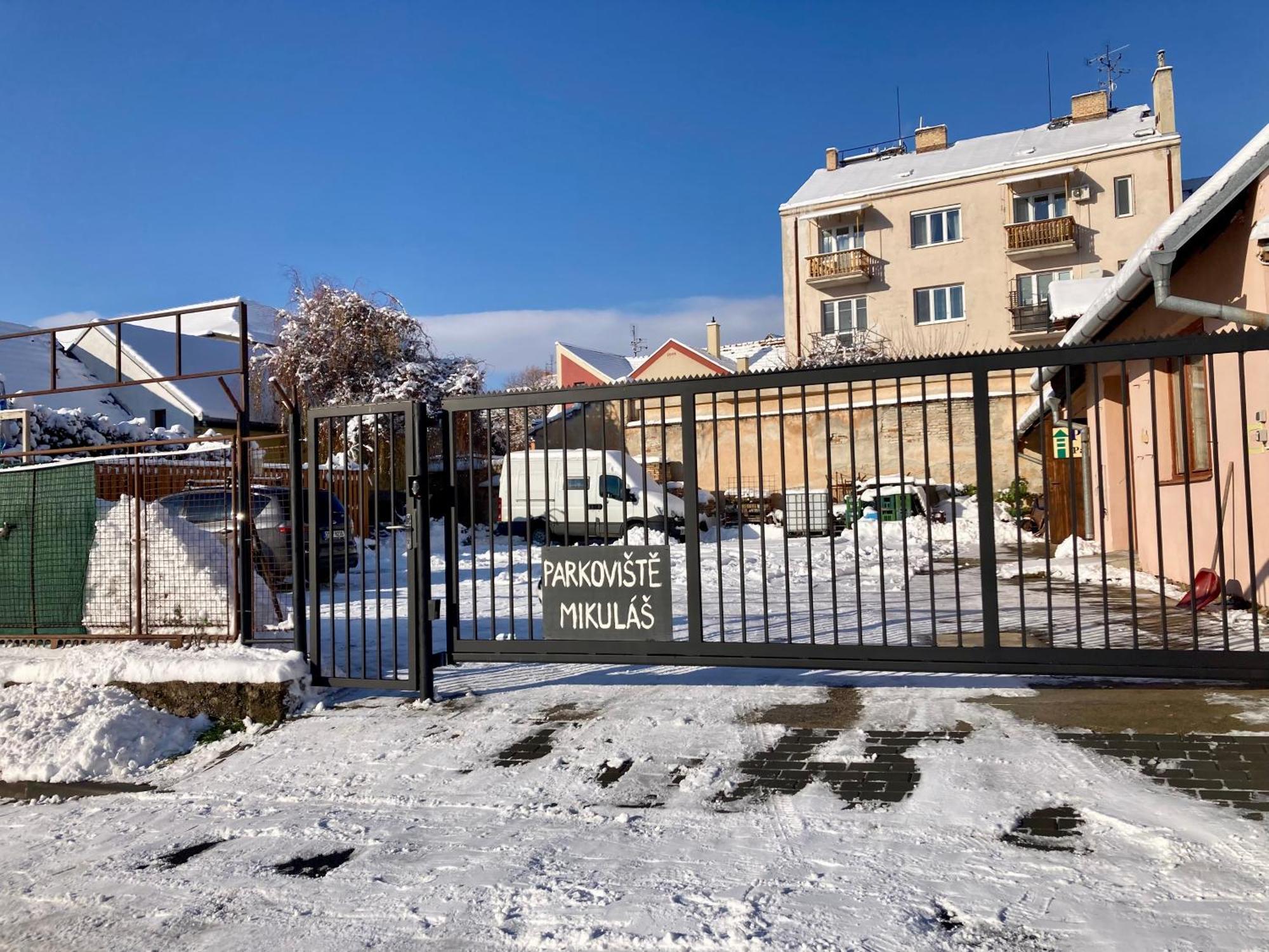 Guesthouse Mikulas Mikulov - Free Parking In The City Center מראה חיצוני תמונה