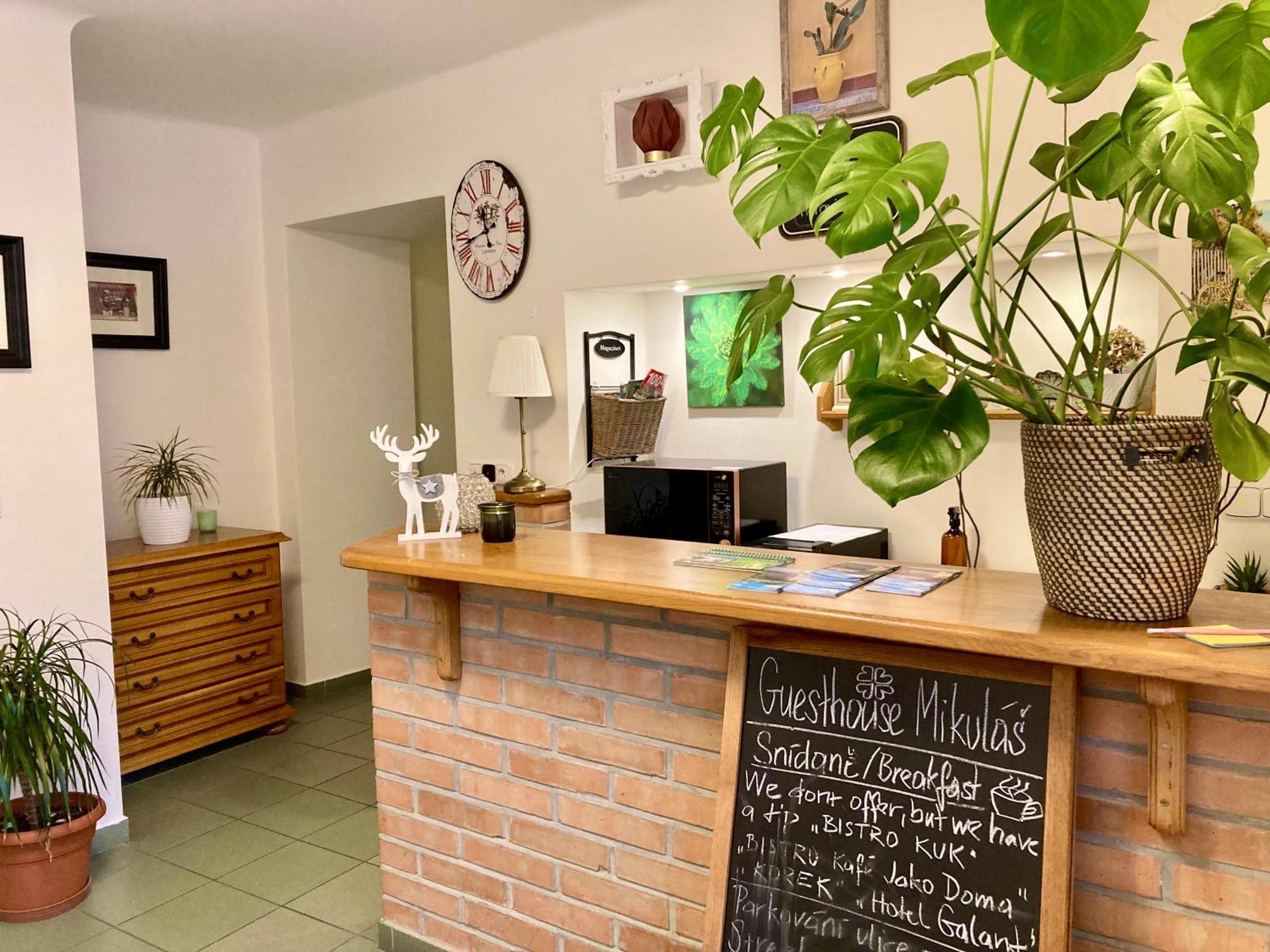 Guesthouse Mikulas Mikulov - Free Parking In The City Center מראה חיצוני תמונה