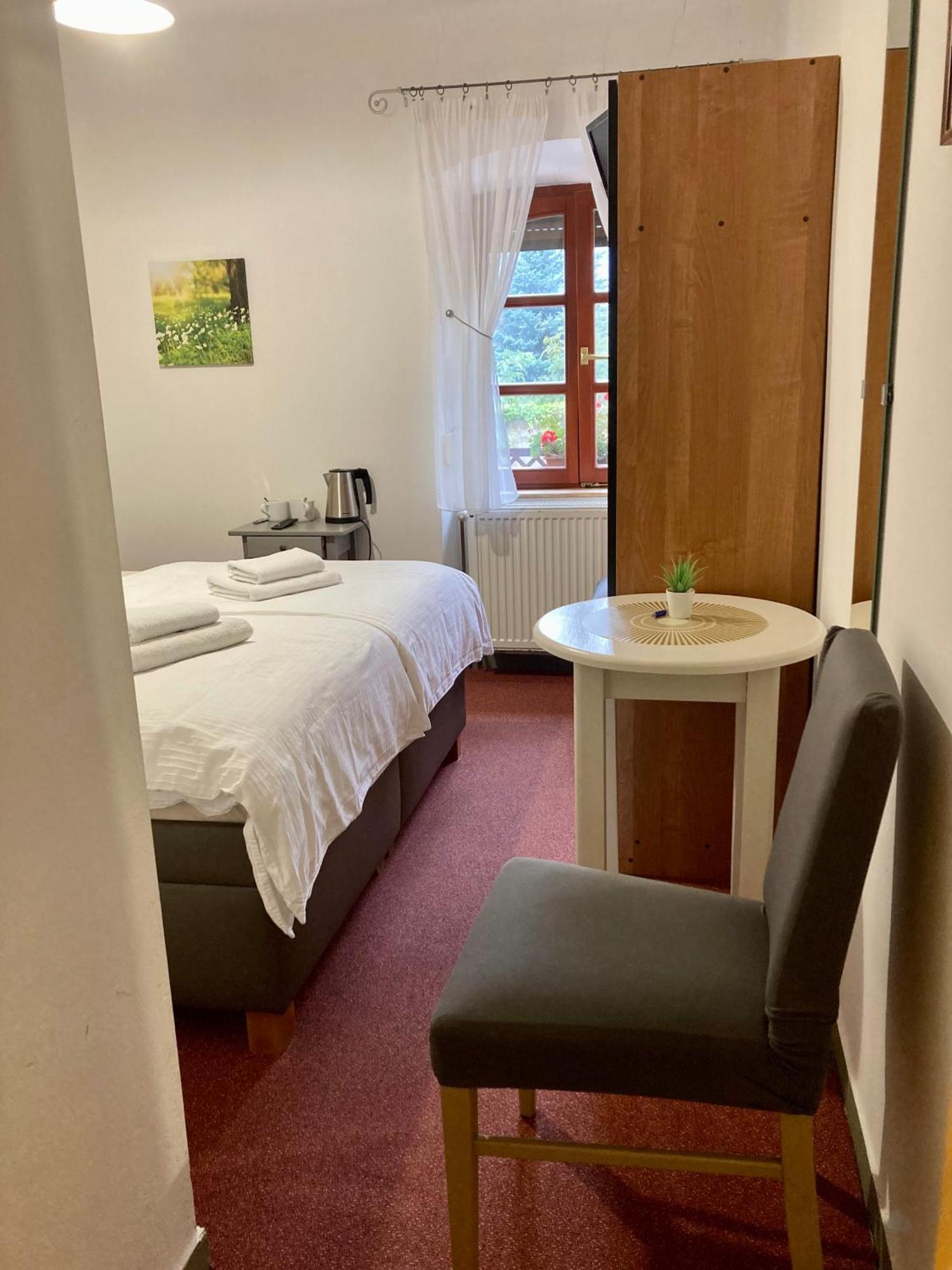 Guesthouse Mikulas Mikulov - Free Parking In The City Center מראה חיצוני תמונה