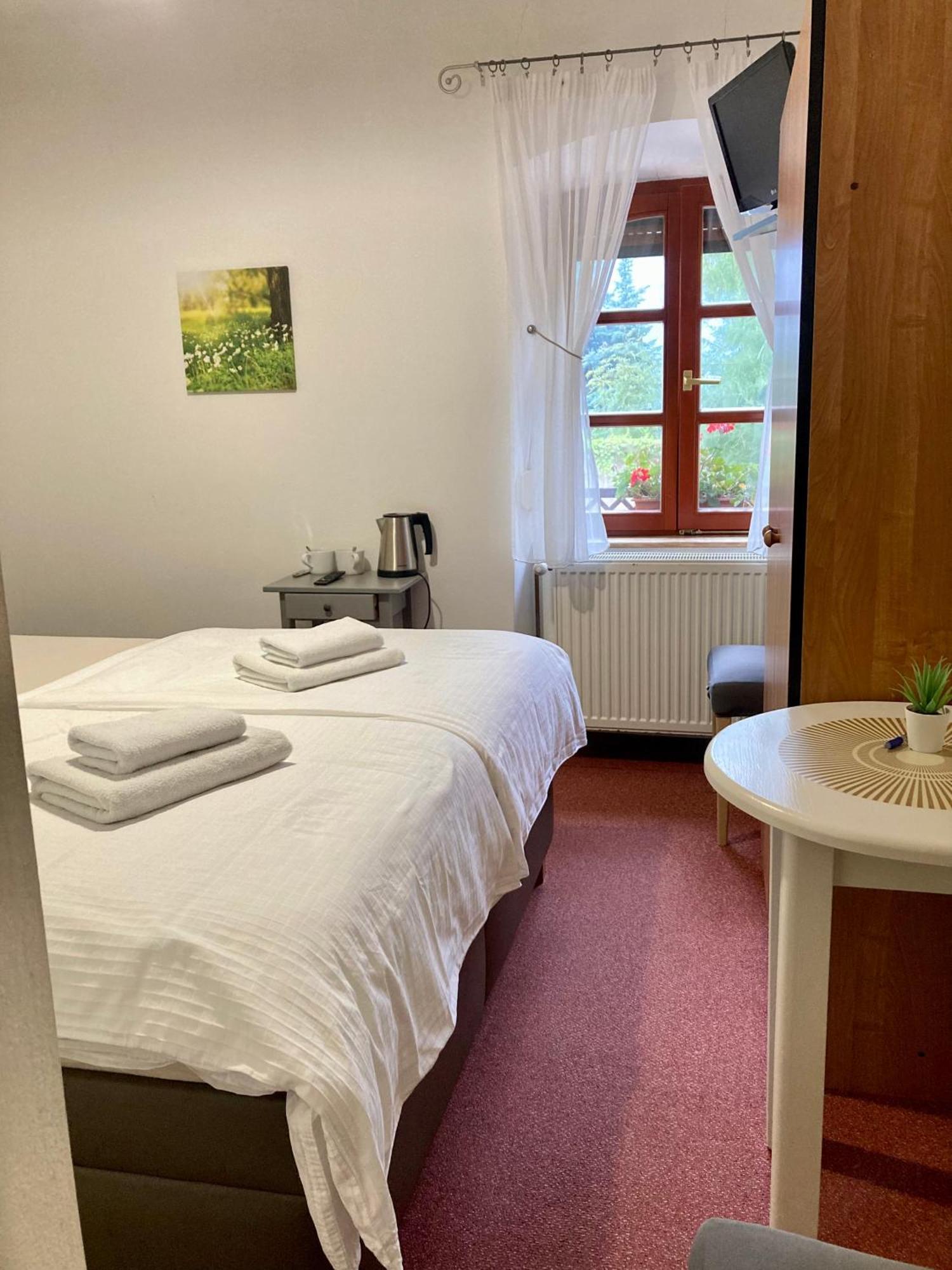 Guesthouse Mikulas Mikulov - Free Parking In The City Center מראה חיצוני תמונה