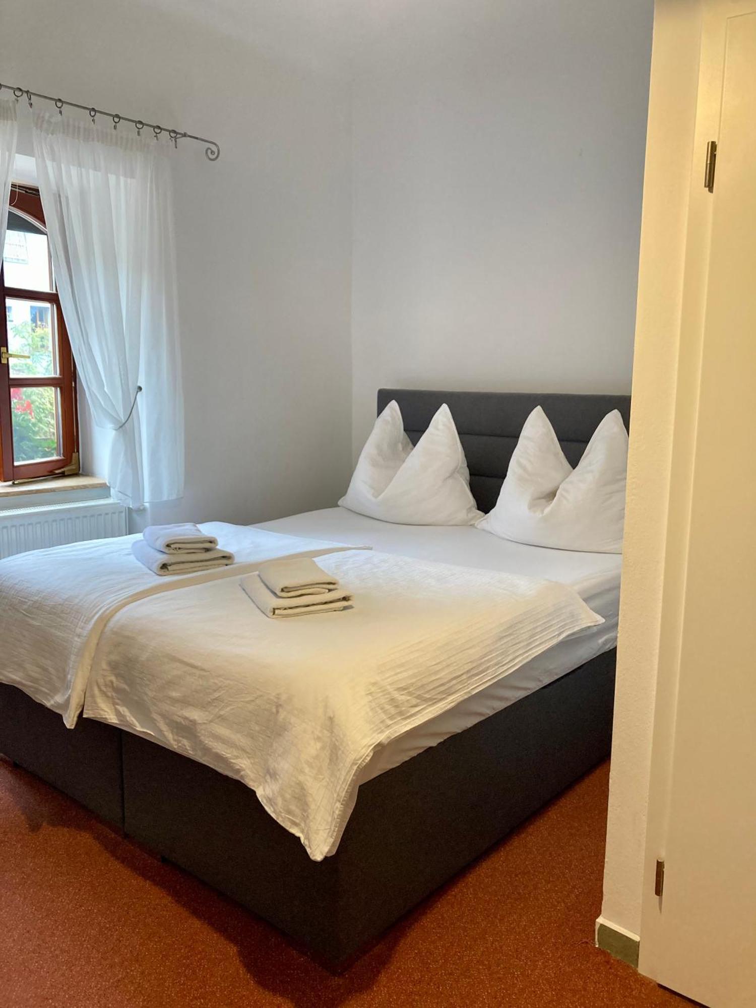 Guesthouse Mikulas Mikulov - Free Parking In The City Center מראה חיצוני תמונה
