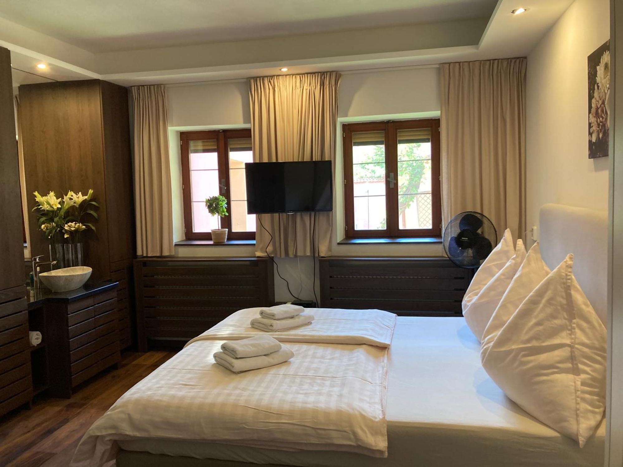 Guesthouse Mikulas Mikulov - Free Parking In The City Center מראה חיצוני תמונה