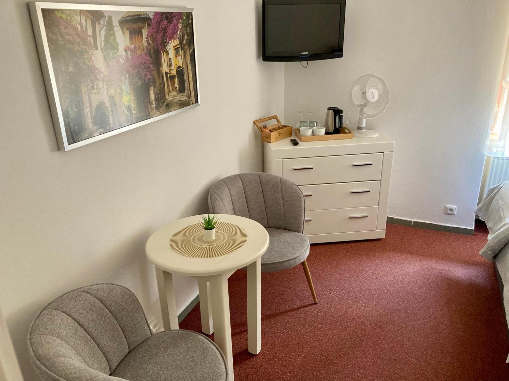 Guesthouse Mikulas Mikulov - Free Parking In The City Center מראה חיצוני תמונה